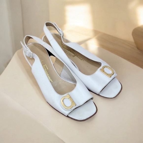 Salvatore Ferragamo White Leather Logo Accent Peep Toe Low Heel Slingbacks 7B - Picture 11 of 12